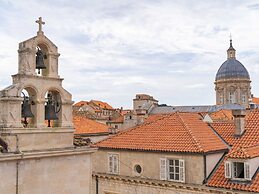 Secret Apartments - Two Bedroom Apartment With City View