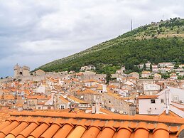 Secret Apartments - Two Bedroom Apartment With City View