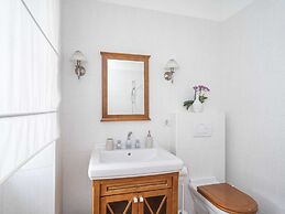 Secret Apartments - Two Bedroom Apartment With City View