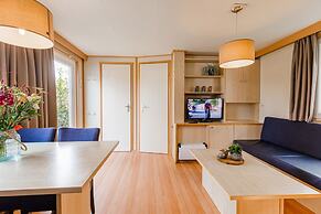 Chalet in Leukermeer by the Waterside