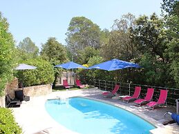 Holiday Home With Large Garden and Pool