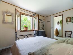 Majestic Holiday Home in Laroque With hot tub