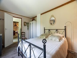 Majestic Holiday Home in Laroque With hot tub