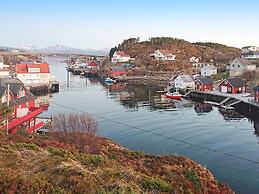 8 Person Holiday Home in Averoy-by Traum