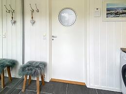 8 Person Holiday Home in Averoy-by Traum