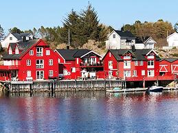 8 Person Holiday Home in Averoy-by Traum