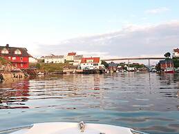 8 Person Holiday Home in Averoy-by Traum