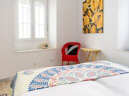 Cosy Holiday Home With Sea-view