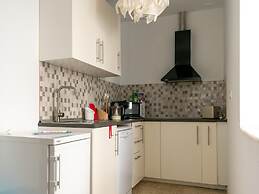 Cosy Holiday Home With Sea-view