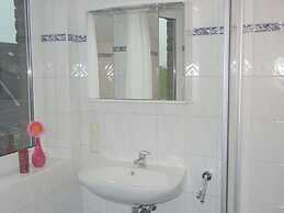 Deichwiege Modern Retreat