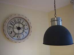 Deichwiege Modern Retreat