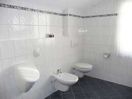 Deichwiege Modern Retreat