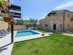 Boky Comfortable Holiday Residence