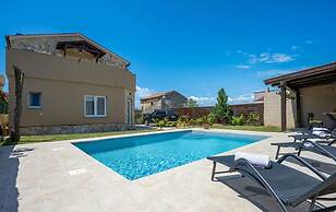 Boky Comfortable Holiday Residence