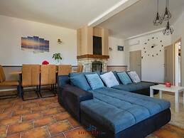 Boky Comfortable Holiday Residence