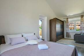 Boky Comfortable Holiday Residence