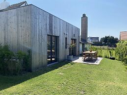 Luxurious Villa in a Residential Location