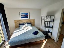 Luxurious Villa in a Residential Location