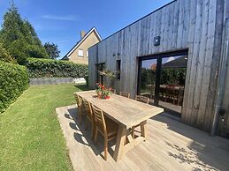 Luxurious Villa in a Residential Location