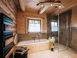 Webertonihutte Modern Retreat