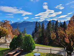 Apartment Chalet Beatrice Share