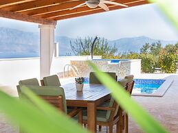 Villa Anabella - Four Bedroom Villa With Swimming Pool