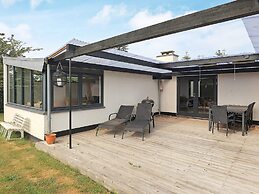 6 Person Holiday Home in Vaeggerlose