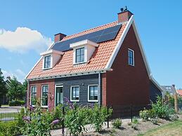 Beautiful Holiday Home With a Whirlpool