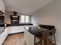 Beautiful Holiday Home With a Whirlpool