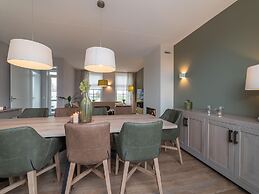 Beautiful Holiday Home With a Whirlpool