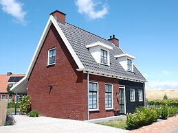 Beautiful Holiday Home With a Whirlpool