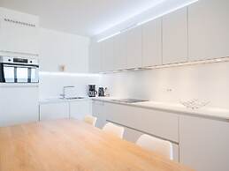 Apartment Overlooking the sea