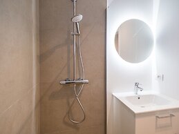 Apartment Overlooking the sea