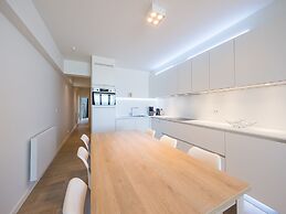 Apartment Overlooking the sea