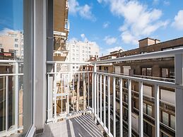 Apartment Overlooking the sea
