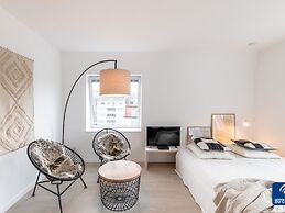 Lilyta A409 Apartment Close to the Beach