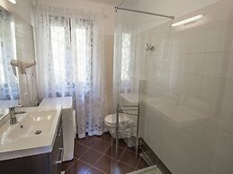 Belvilla by OYO Modern Holiday Home With Garden