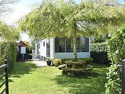 Cozy Chalet in Goedereede With Garden