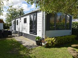 Cozy Chalet in Goedereede With Garden