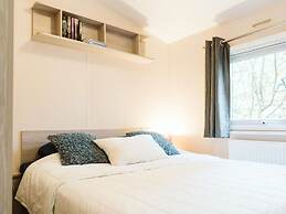 Cozy Chalet in Goedereede With Garden