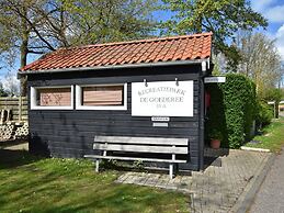 Cozy Chalet in Goedereede With Garden