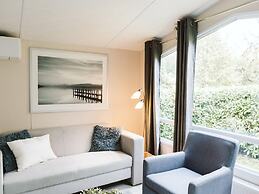 Cozy Chalet in Goedereede With Garden