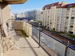 Apartment in Nieuwpoort With sea View