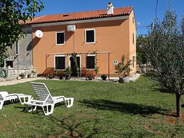 Adorable Home With Garden and Outdoor Kitchen