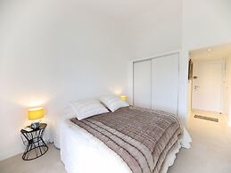 Air-conditioned Apartment Near Beach