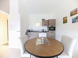 Air-conditioned Apartment Near Beach