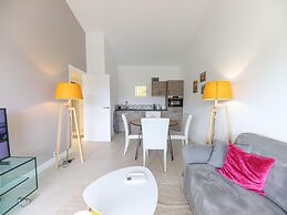 Air-conditioned Apartment Near Beach