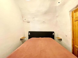 Cave House Nadieh With Pool and Facilities for PRM