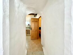 Cave House Nadieh With Pool and Facilities for PRM