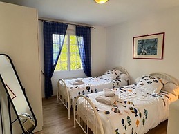 Pleasant Holiday Home With Garden